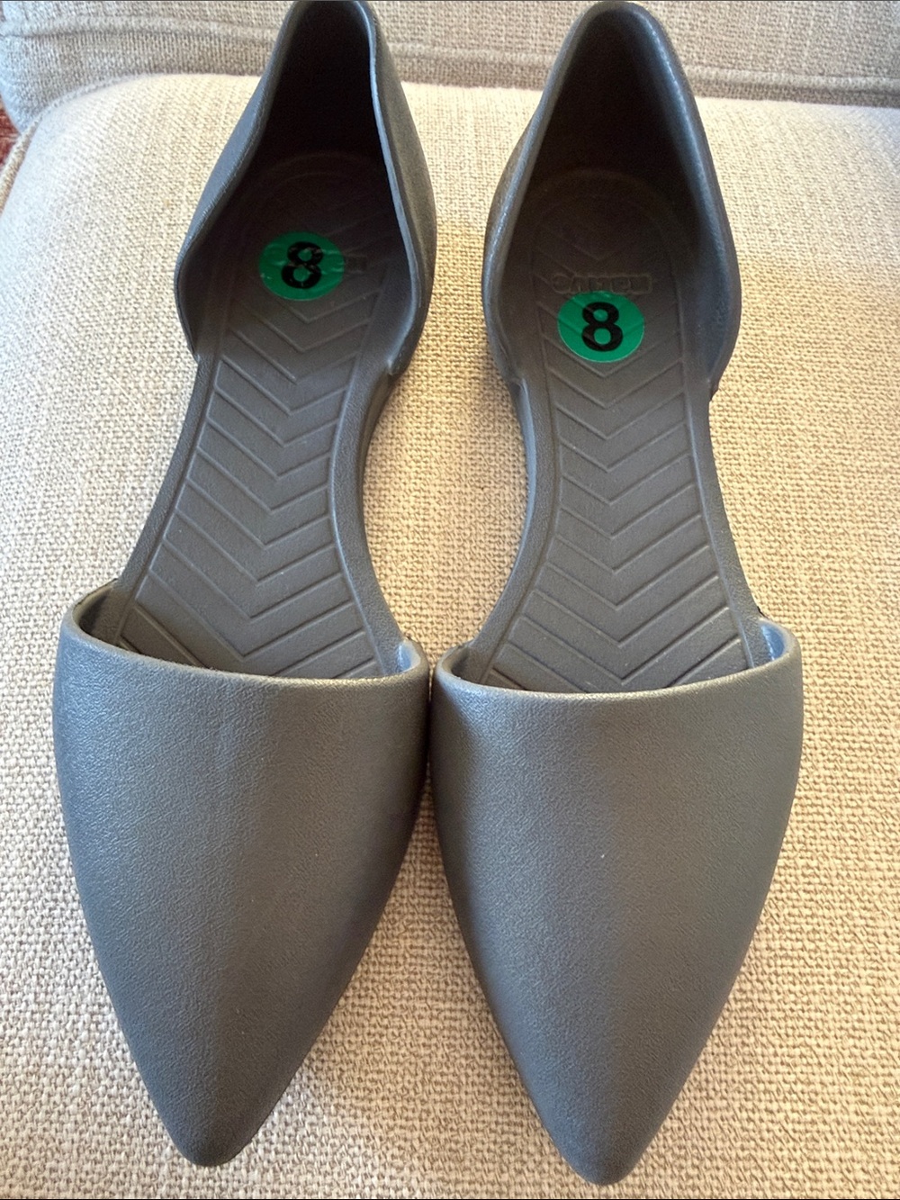 Native new  size 8 Pointed D'Orsay Flat - Gray
